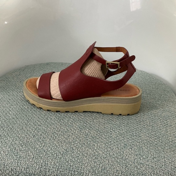 See By Chloe Burgundy Leather Sandals. Size 38 - Picture 6 of 9